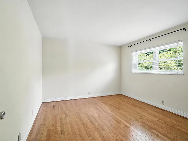 2270 Madison Rd #1B — Photo 30