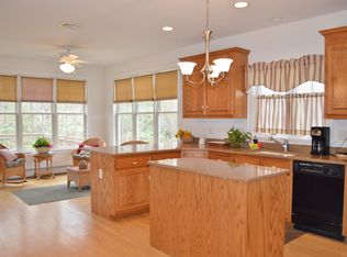 28 Stag Trl, Tolland, CT 06084