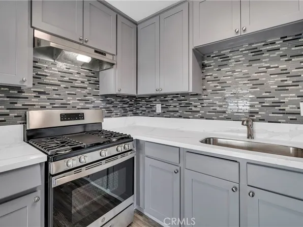 12120 215th St, Hawaiian Gardens, CA 90716