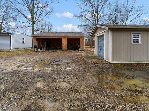 2nd image of 944 McDonald Ave