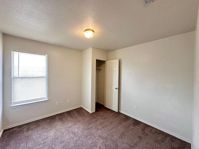 5003 John David Dr — Photo 9