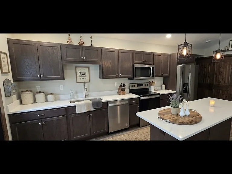 105A Miller Dr #9 — Photo 3