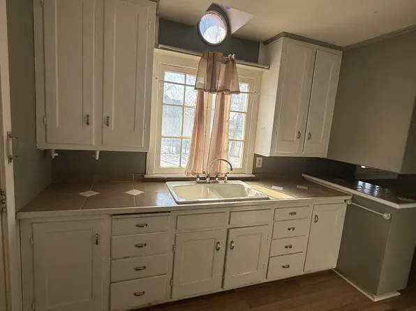 1023 S Pennsylvania Ave, Lansing, MI