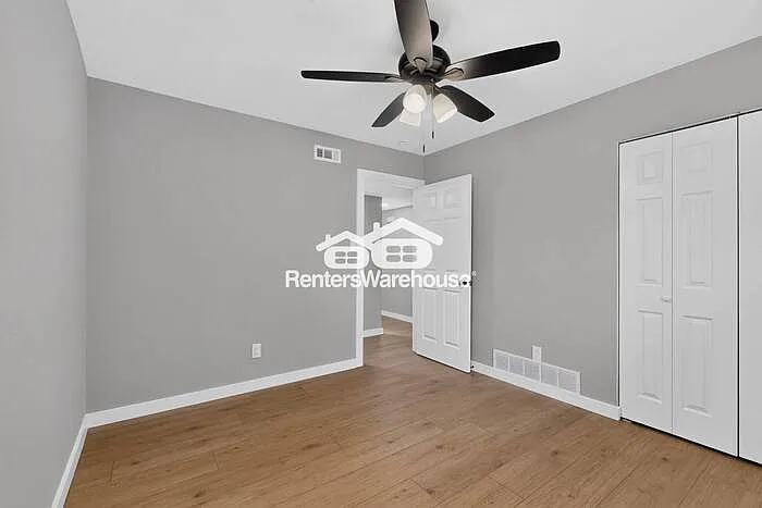 1207 Creekwood Ct — Photo 32