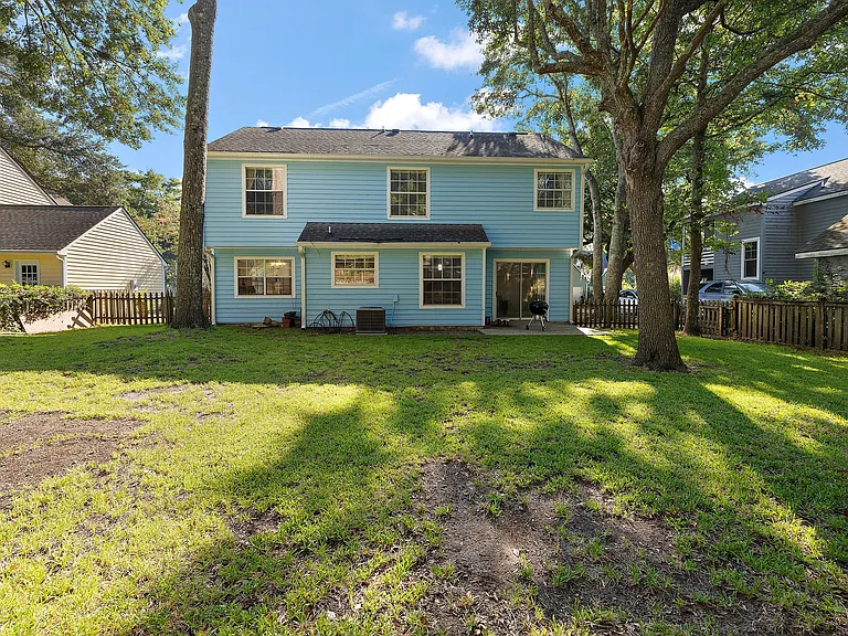 1379 Center Lake Dr — Photo 20