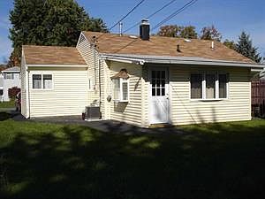 2nd image of 18 Crestwood Ct