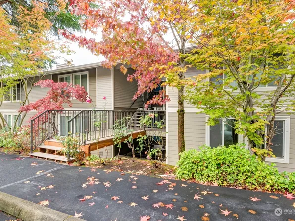 3272 80th Avenue SE #2, Mercer Island, WA 98040