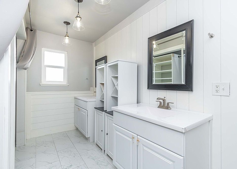 2nd image of 7304 Blue Springs Way