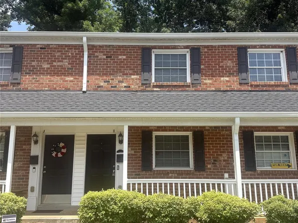1215 Green Oaks Ln APT I, Charlotte, NC 28205