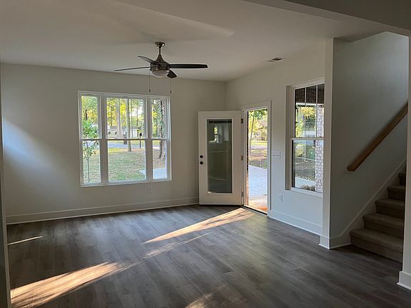 3rd image of 432 Bluegrass Ave