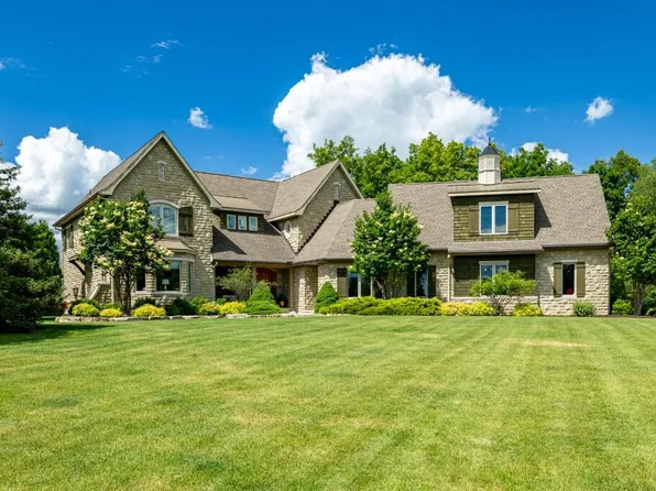 4370 Stonemeadow Ct, Ann Arbor, MI 48103
