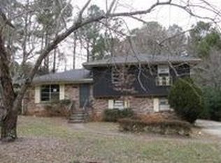 1489 High Meadow Dr, Stone Mountain, GA 30083