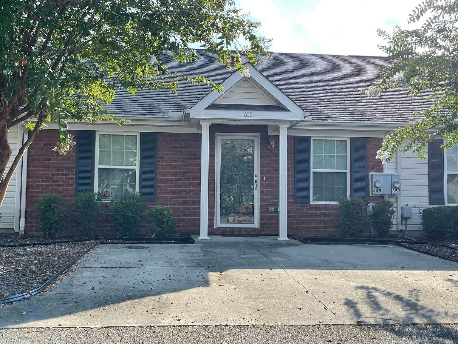 655 Brook Trl — Photo 1