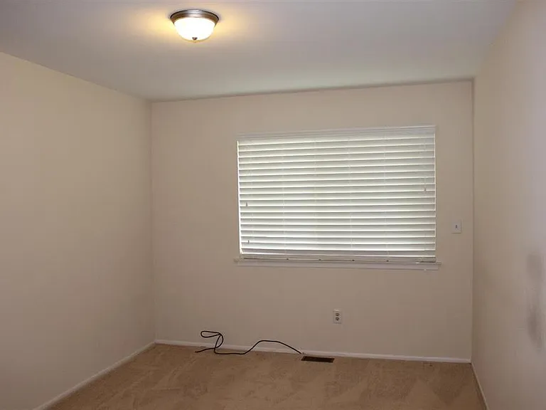 925 N Terrace Ln — Photo 5