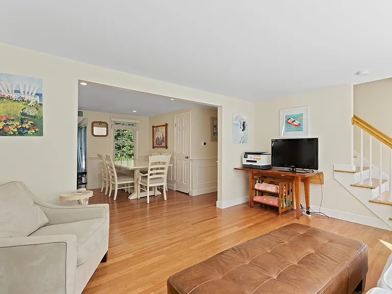 4 Wildwood Ave — Photo 21