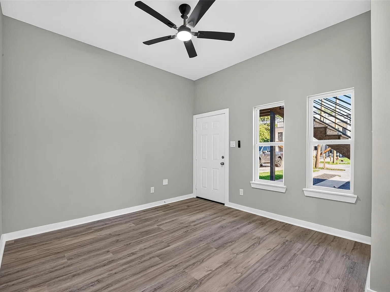 306 Bolden St — Photo 4