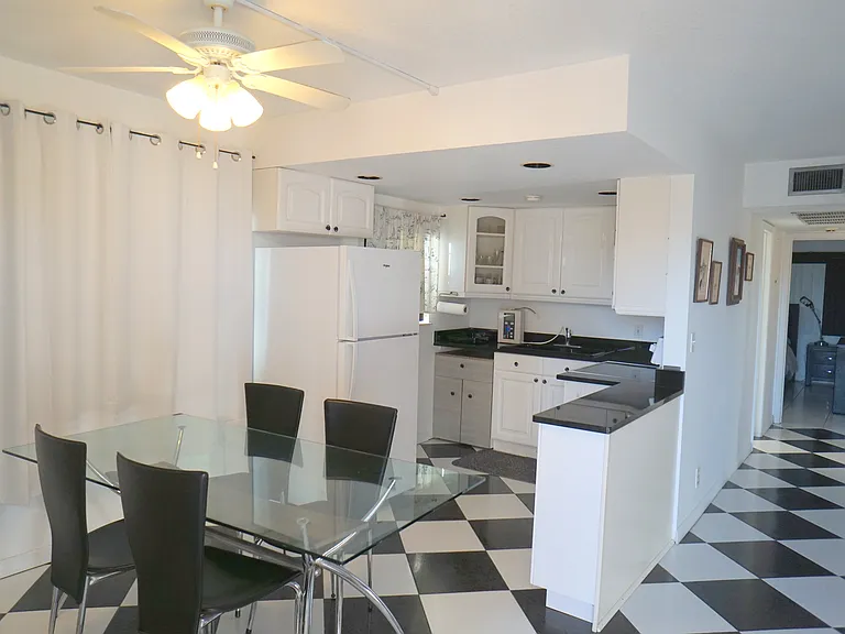 401 Southampton A #A-41 — Photo 1