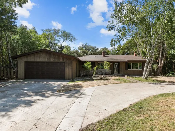 1491 S Oakwood Rd, Oshkosh, WI 54904