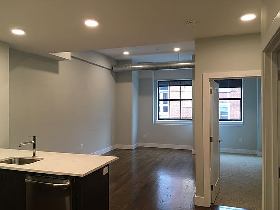 5th image of 915 N 28th St #2D