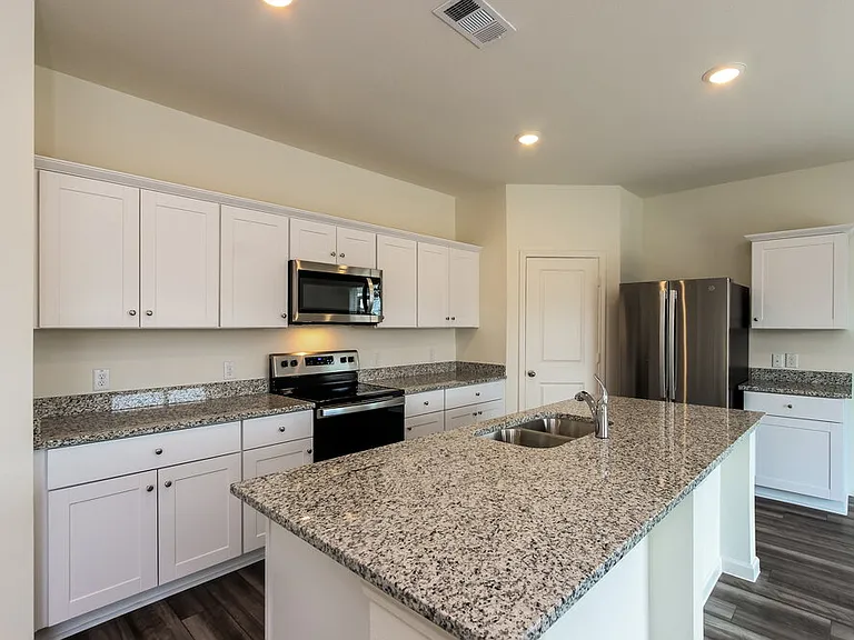 1818 Sandlin Dr — Photo 8