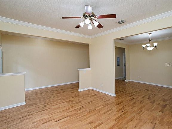 5th image of 837 Altaloma Ave