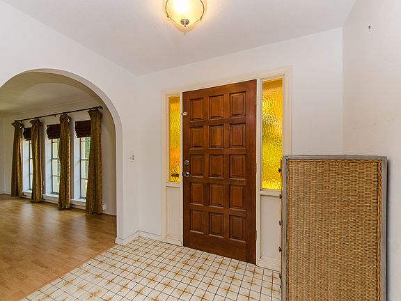 3rd image of 4955 Woodland Dr