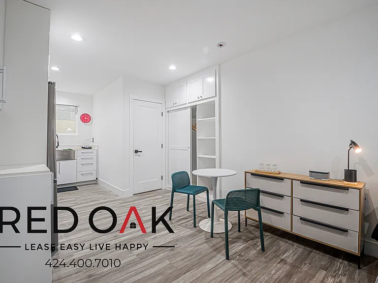 1346 N Fuller Ave #3 — Photo 3