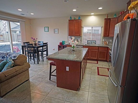 5th image of 3927 E Mary Ave