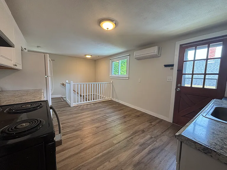 72 Vernon St #3 — Photo 5