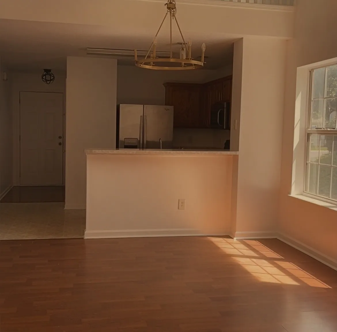 2 bed, 1280 sqft, $2,100 — Photo 3
