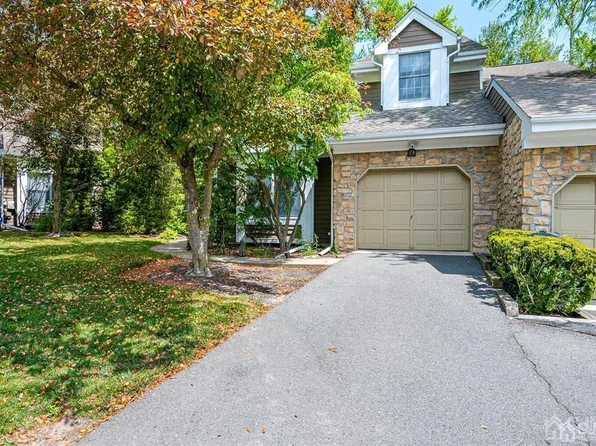 23 Briarwood Ct, Princeton, NJ 08540