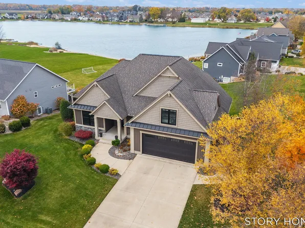5833 Nelson Dr, Hudsonville, MI 49426