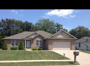 960 Harvest Ct, Sherman, IL 62684