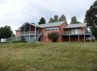 1835 River Rd, New Market, TN 37820