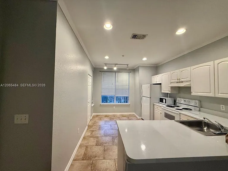 860 N Orange Ave #258 — Photo 7