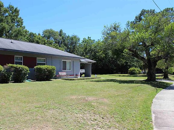 3rd image of 703 Boxwood Dr