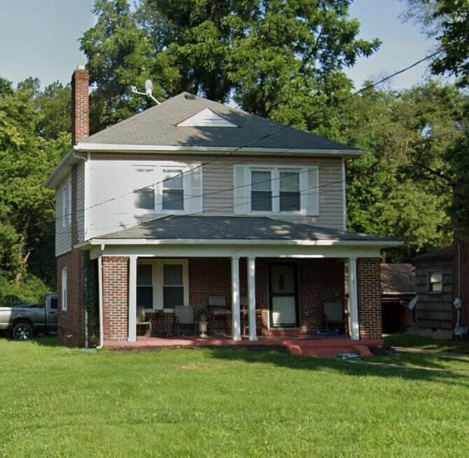 1st image of 921 N Nelson Rd
