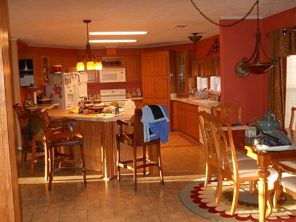 2nd image of 289 Geise St S