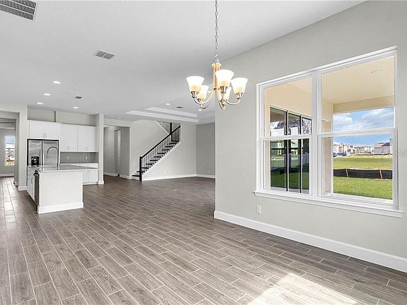 5th image of 682 Brooks Field Dr
