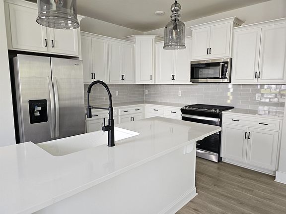 5th image of 1564 Shallons Ct
