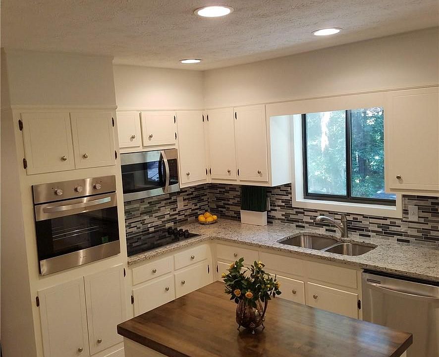 1st image of 77 Lakeshore Dr