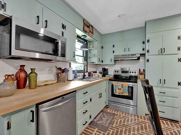 4th image of 66 Virginia St