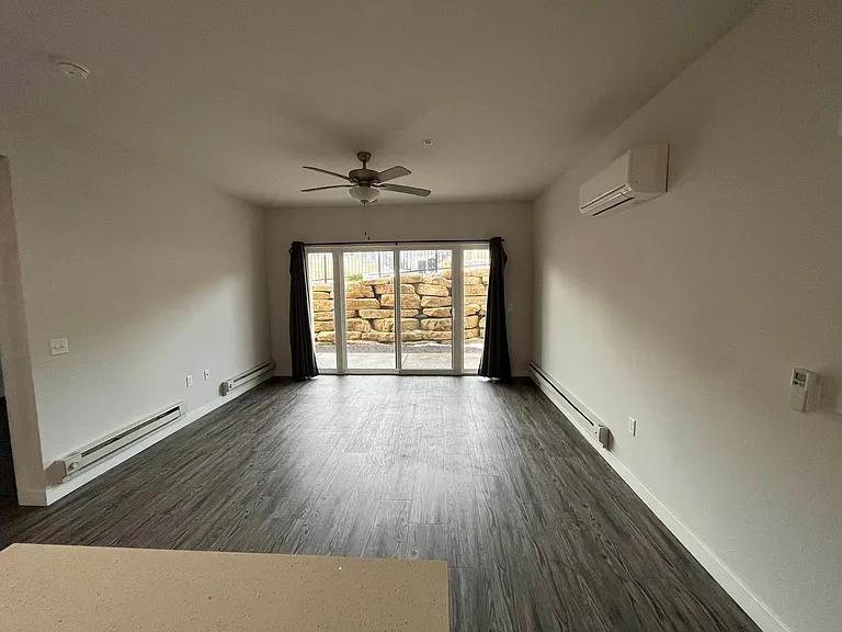 Cottage Grove Commons: Gaston — Photo 108