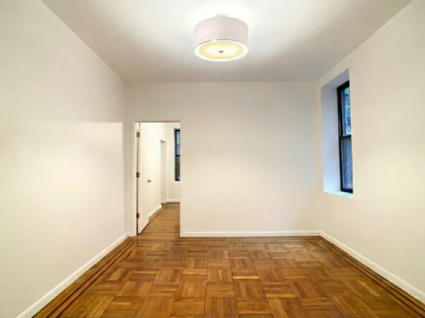 199 East 7th Street image 2 of 8