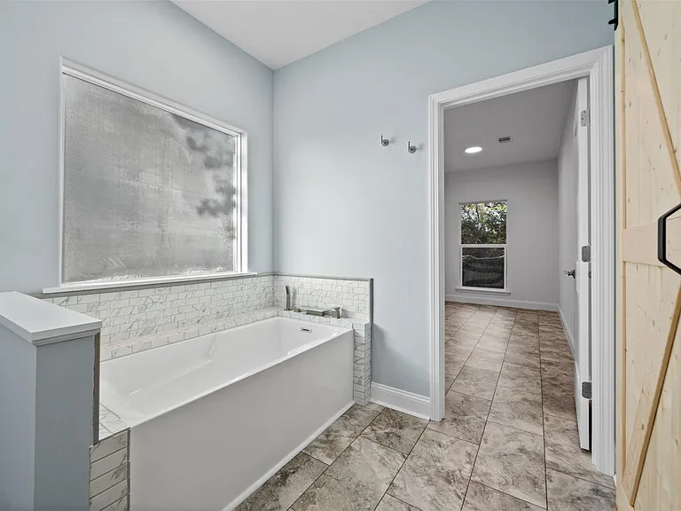 4510 Lininger Ln — Photo 21
