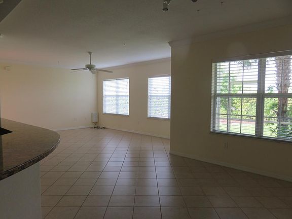 3rd image of 16470 Gloria Ln