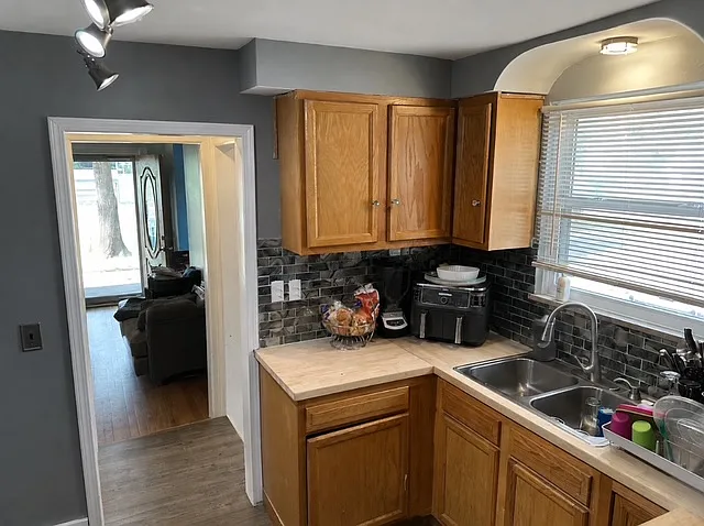 25501 Pembroke Ave — Photo 13