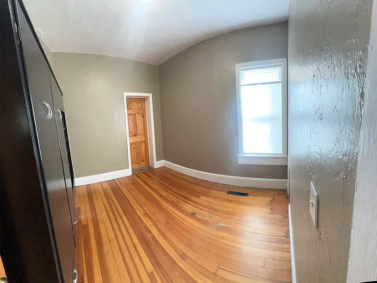 214 S Sherwood St — Photo 11