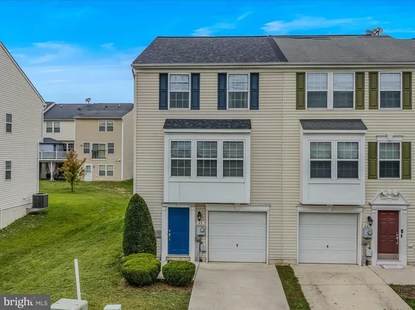 28 Witherspoon Ct, Falling Waters, WV 25419