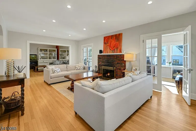 4 bed, 4.0 bath, $5,500 — Photo 3
